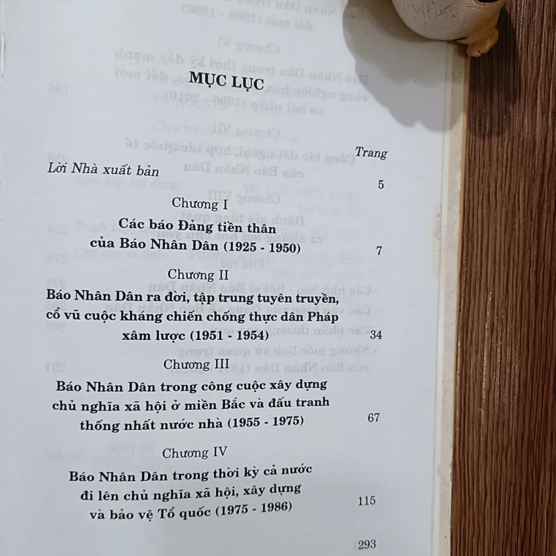 Sơ khảo lịch sử 60 năm báo Nhân dân - [Bìa cứng + Có mộc] 606561