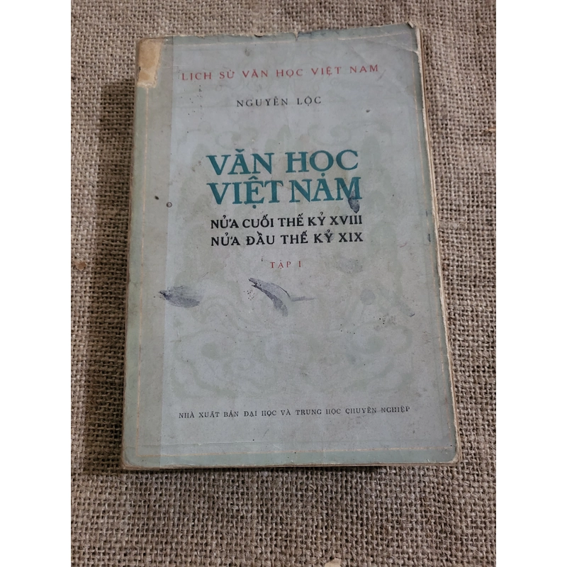 Văn học Việt Nam nửa cuối thế kỷ 18 đến đầu thế kỷ 19 _ 456 trang  337620