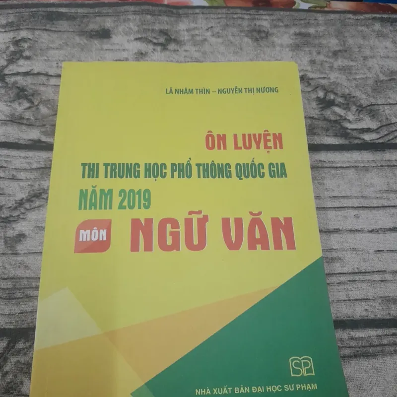 Ôn luyện thi THPT Quốc gia môn Ngữ Văn. T giả Lã Nhâm Thìn 722558