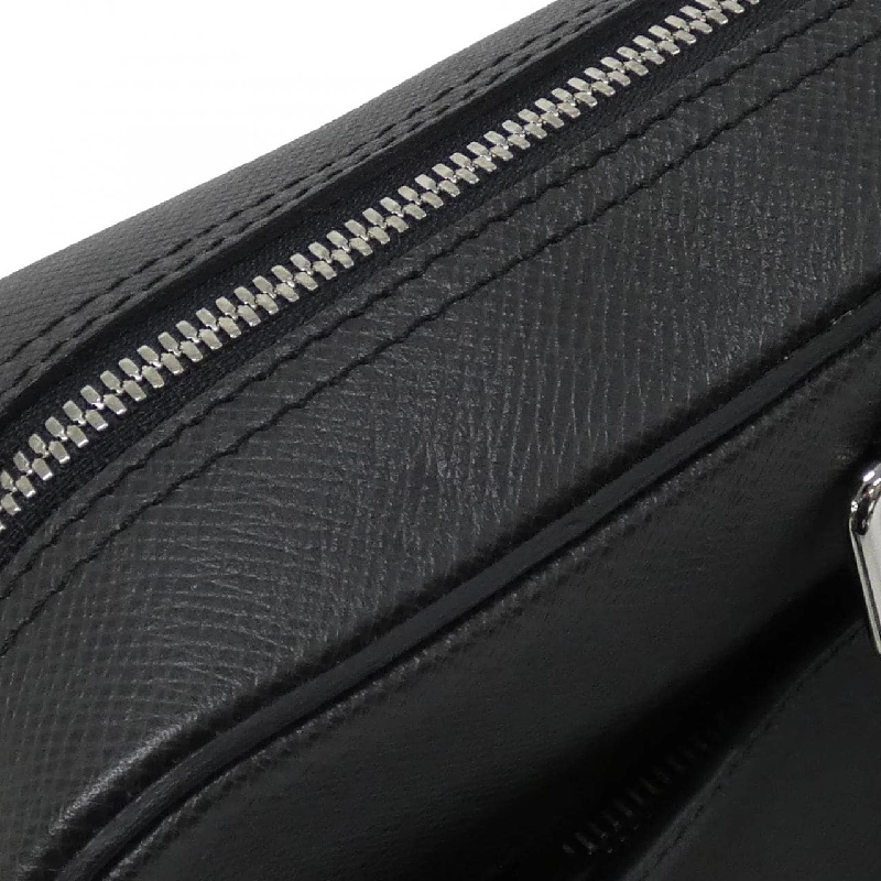 Túi xách Louis Vuitton Taiga Porte Document Business MM M32932 - Hàng hiệu Chính hãng 803719