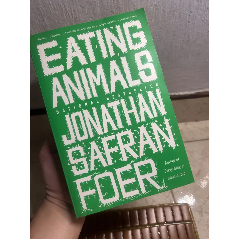 Eating Animal - Jonathan Safran Foer (sách real, còn tốt) 928670