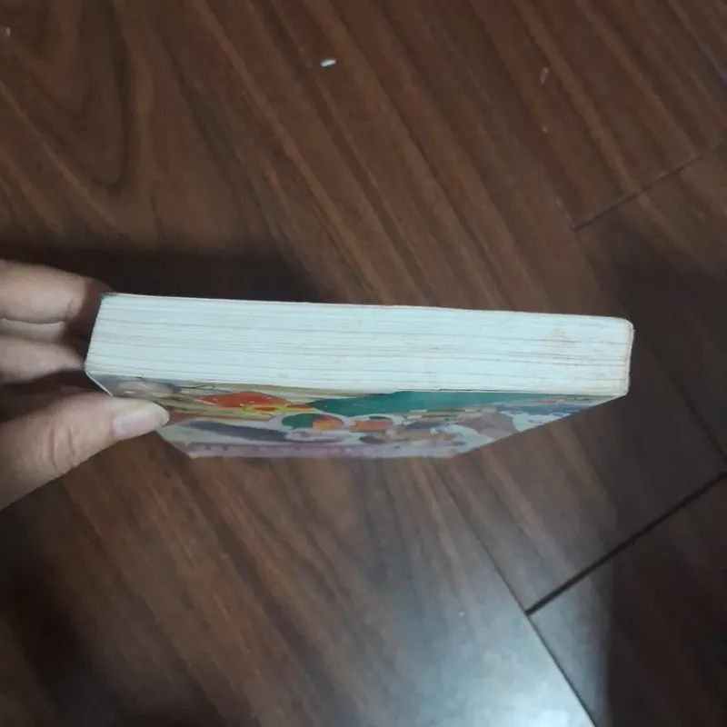 Hoa hồng giấu trong cặp sách  706607