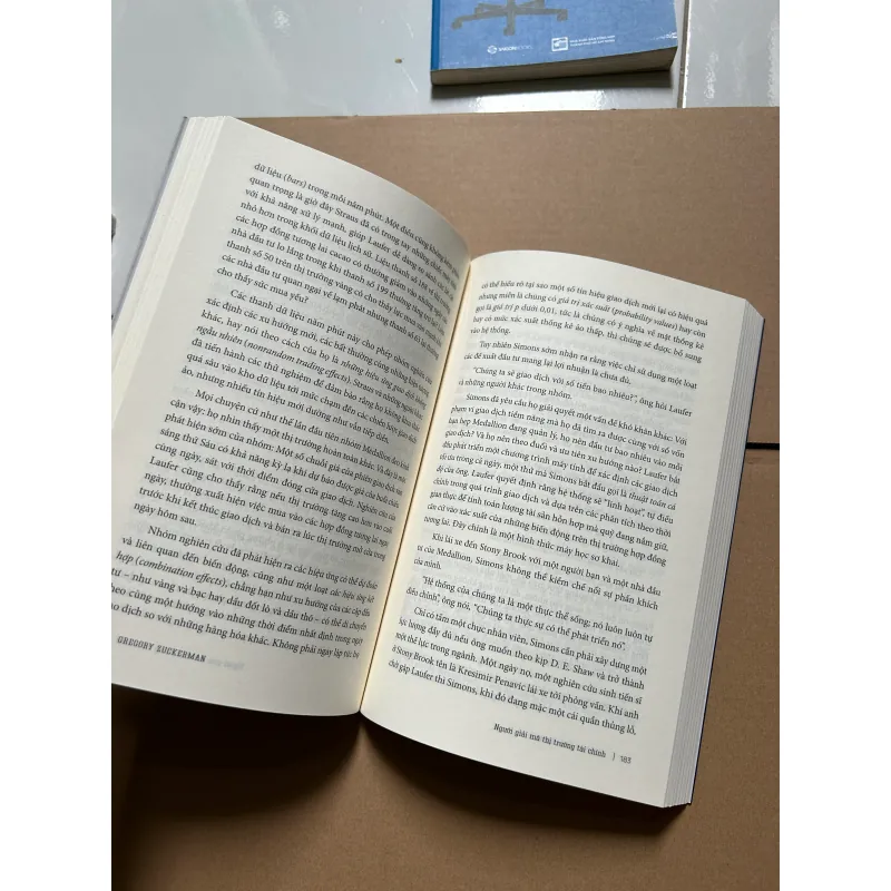 Người giải mã thị trường tài chính - Gregory Zuckerman 747039