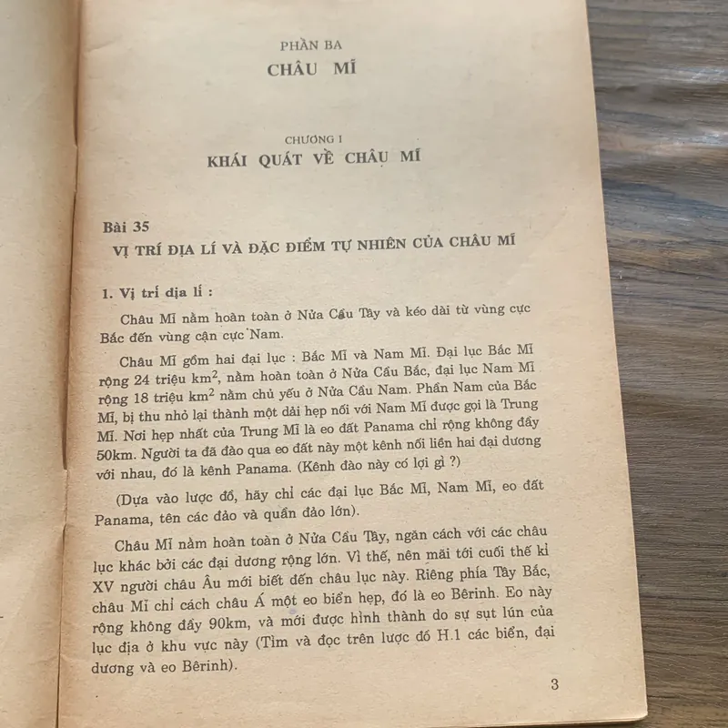 Địa lí 7, tập 2, in năm 1999 714019