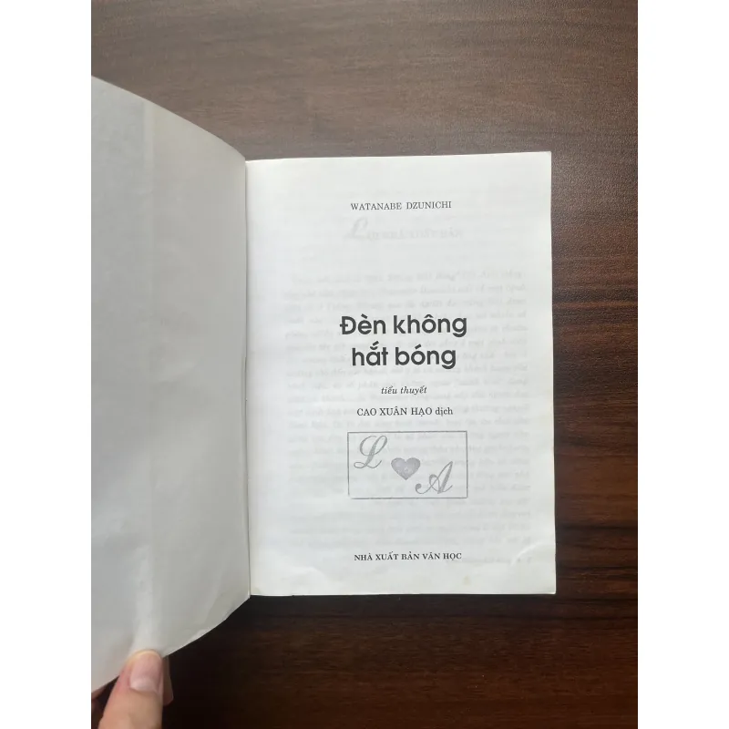 Đèn Không Hắt Bóng - Watanabe Junichi 1019391