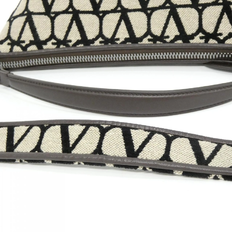 Túi xách Valentino Garavani 3Y2B0C24JXD - Hàng hiệu Chính hãng 771207