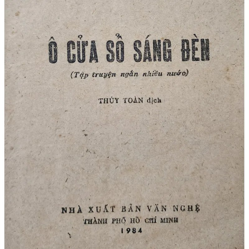 Tập truyện ngắn nhiều nước: Ô cửa sổ sáng đèn 709192