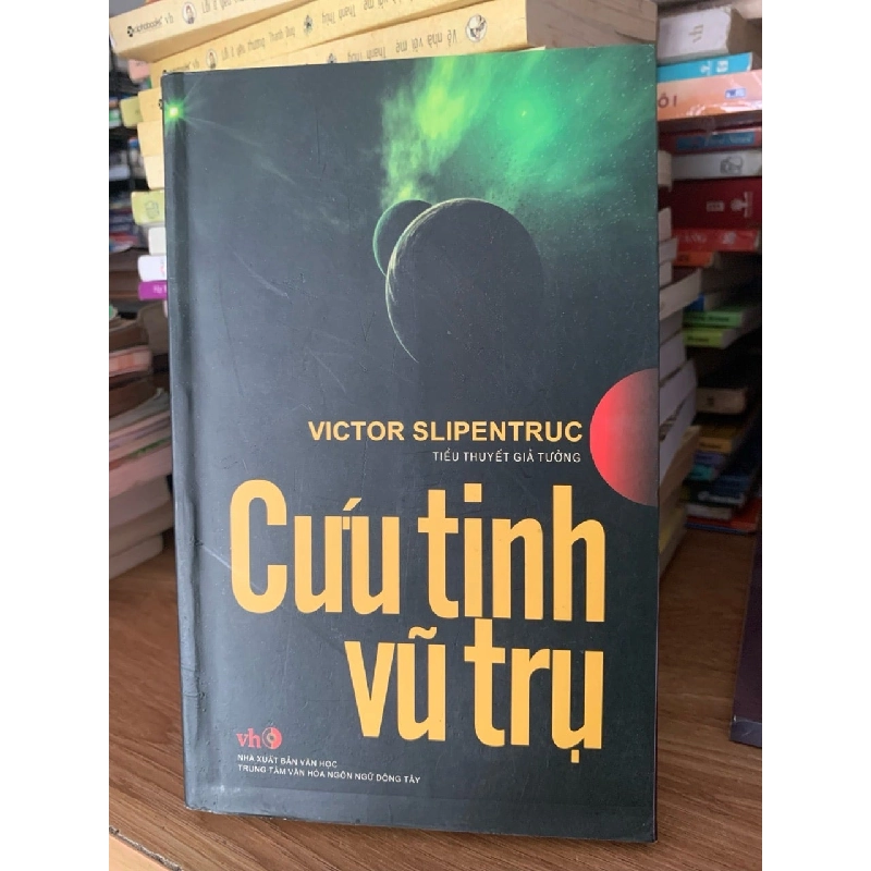 Cứu tinh vũ trụ -Victor Slipentruc 787710