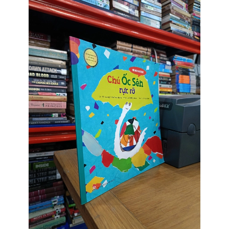 Chú ốc sên rực rỡ - Ki Jeong I & Ha Neul Ddang (lời), Yang Mi Ran (minh họa), Ngọc Linh (dịch) 737938