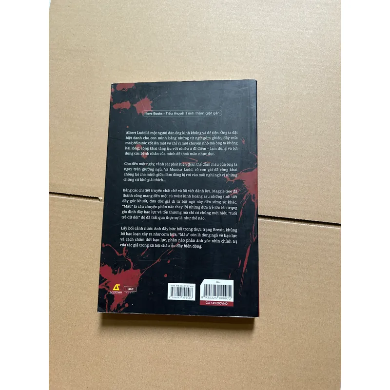 Máu - Maggie Gee 734415