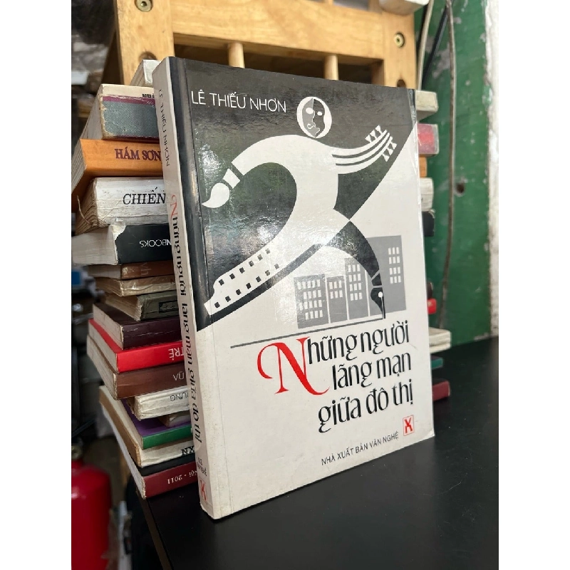 Những người lãng mạn giữa đô thị - Lê Thiếu Nhơn 187170