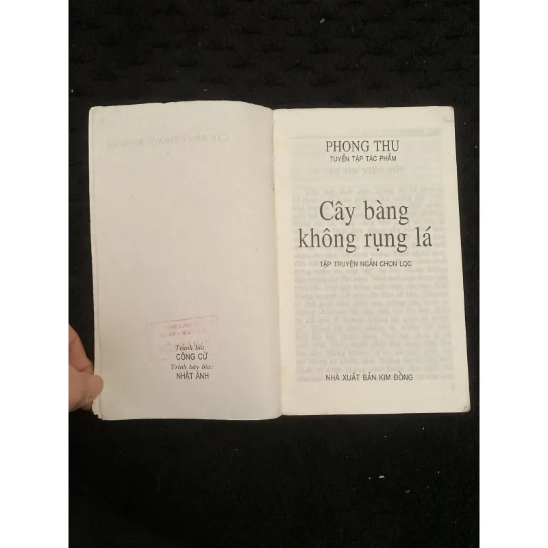 Cây Bàng Không Rụng Lá, của nhà văn Phong Thu 1035889