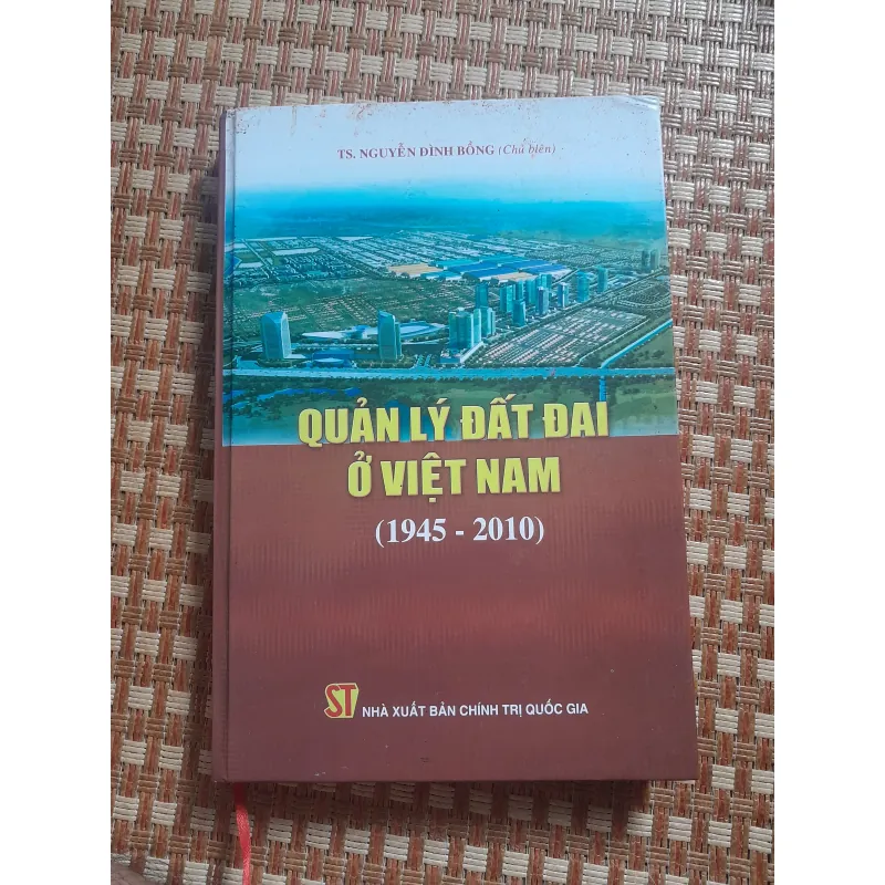 QUẢN LÝ ĐẤT ĐAI Ở VIỆT NAM (1945-2010) 755805