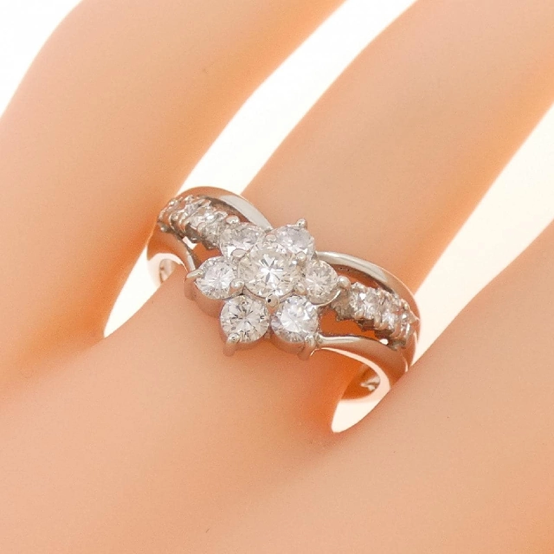 Nhẫn kim cương hoa PT900 1.027CT 669840