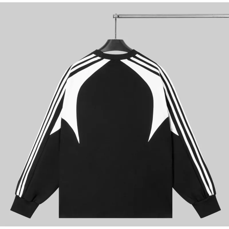 Áo sweater nam The Bad God classic màu đen phối sọc trắng 1032385