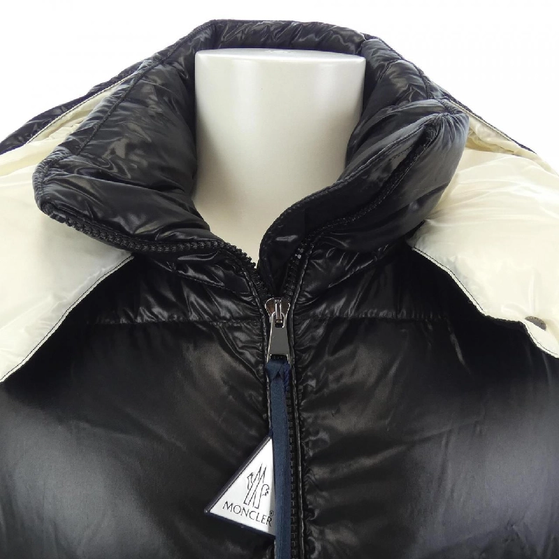 Áo khoác lông vũ MONCLER 642867
