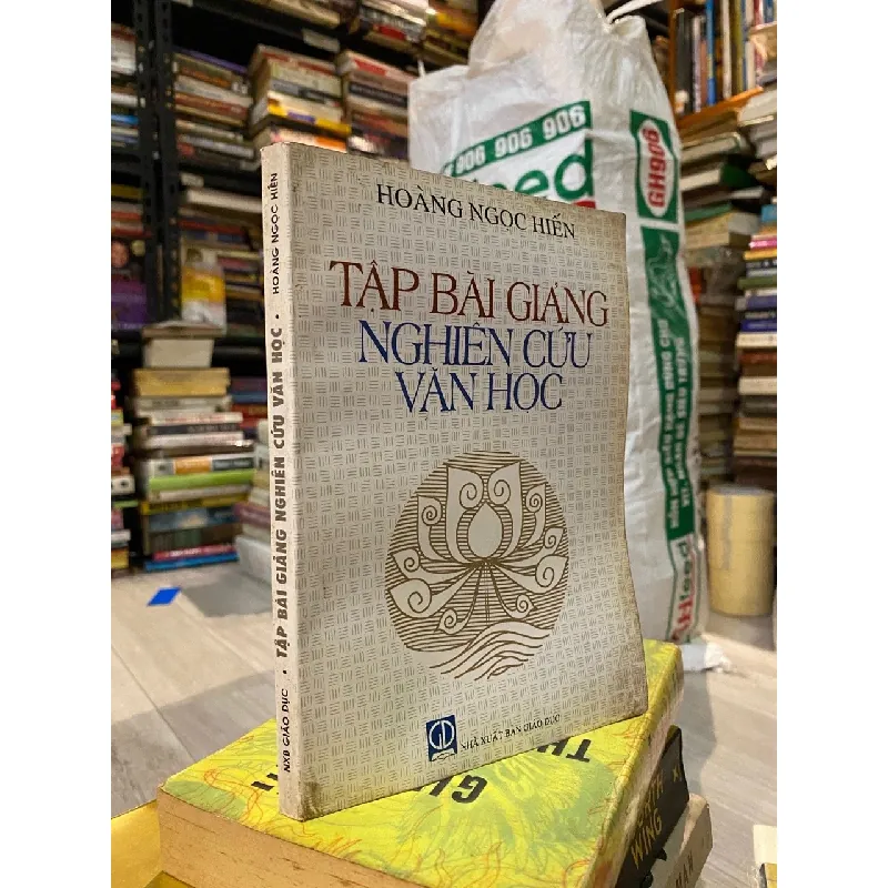 Tập bài giảng nghiên cứu văn học - Hoàng Ngọc Hiến 127190