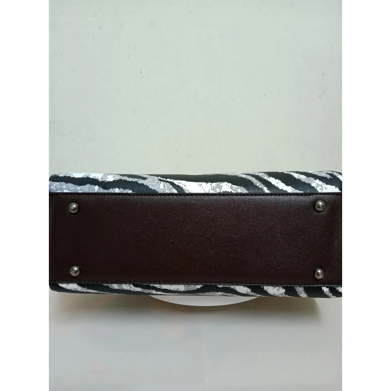 PASS TÚI XÁCH NỮ CHƯA SỬ DỤNG SIZE 28 471565