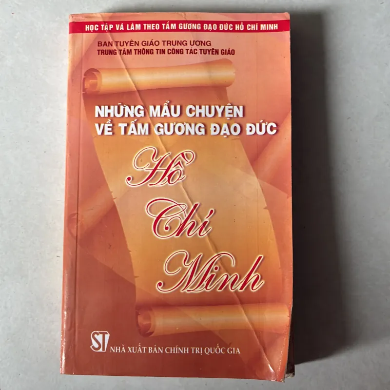 Những mẫu chuyện về tấm gương đạo đức Hồ Chí Minh 756746