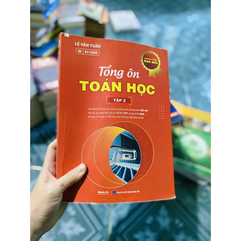 Tổng ôn Toán học" tập 2 của tác giả Lê Văn Tuấn  752294