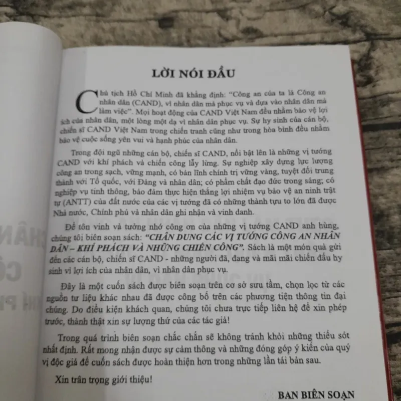 Các vị tướng CÔNG AN NHÂN DÂN- Khí phách và Những chiến công. Bs. Quý Long & Kim Thư 788597