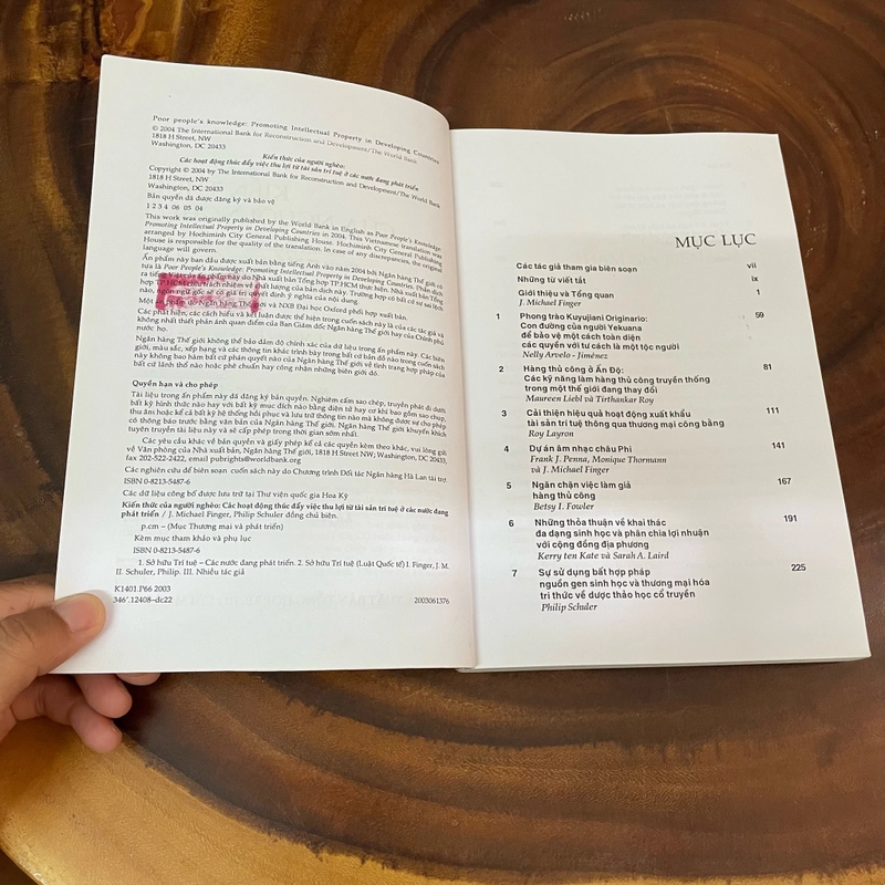 II Tựa sách: Kiến Thức Của Người Nghèo - J. MICHAEL FINGER & PHILIP SCHULER - 2004 452314