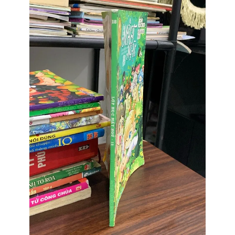 Lớp học mật ngữ tập 18- Đặc sản hoa học trò 601750