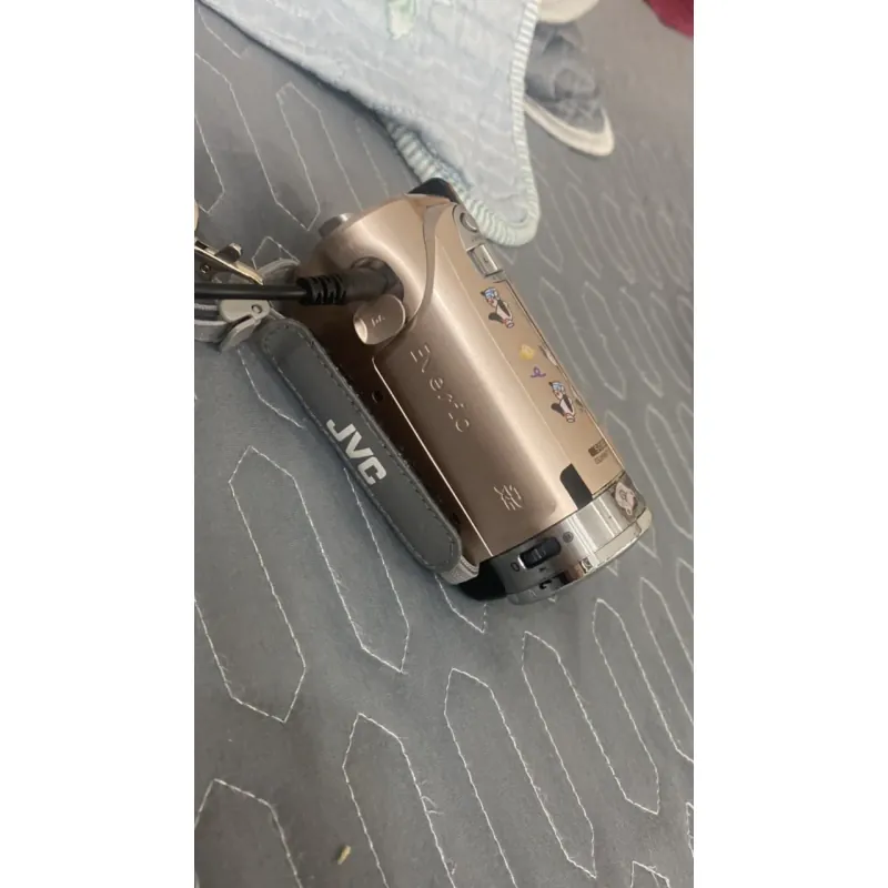 📷 Pass Handycam JVC GZ-E117  1018694