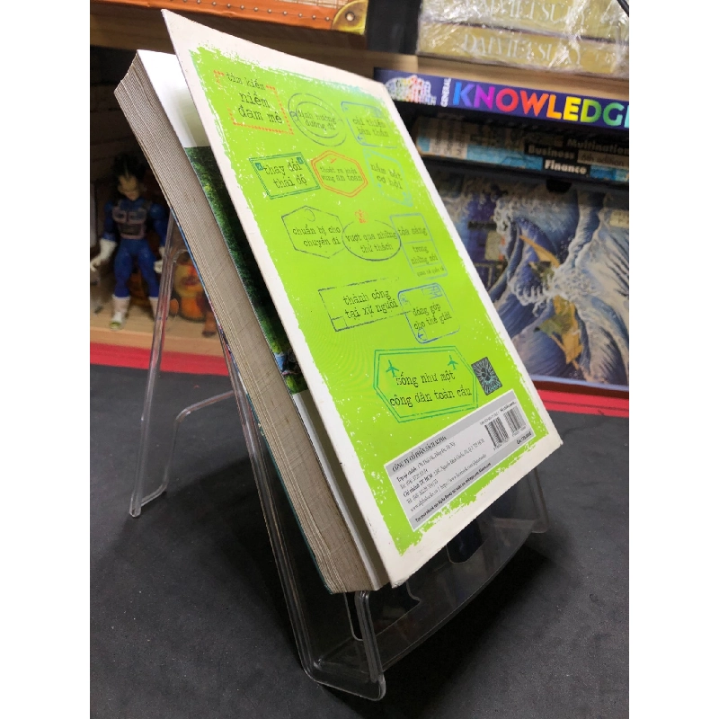 Hộ chiếu xanh đi quanh thế giới 2016 mới 75% ố bẩn nhẹ bụng sách cong ẩm sách Hồ Thu Hương, Nguyễn Phan Linh và Phạm Anh Đức HPB0407 KỸ NĂNG 916034