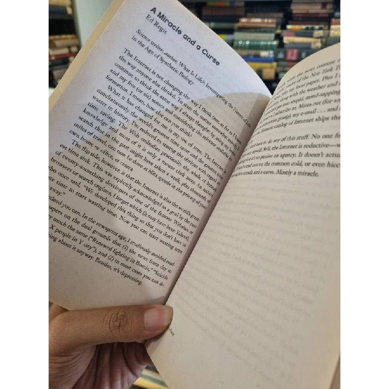 IS THE INTERNET CHANGING THE WAY YOU THINK - THE NET'S IMPACT ON OUR MINDS AND FUTURE - John Brockman 120960