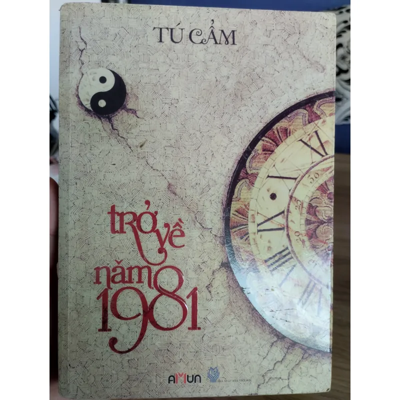 cuốn tiểu thuyết ngôn tình "Trở Về Năm 1981" của tác giả Tú Cẩm.
 997194
