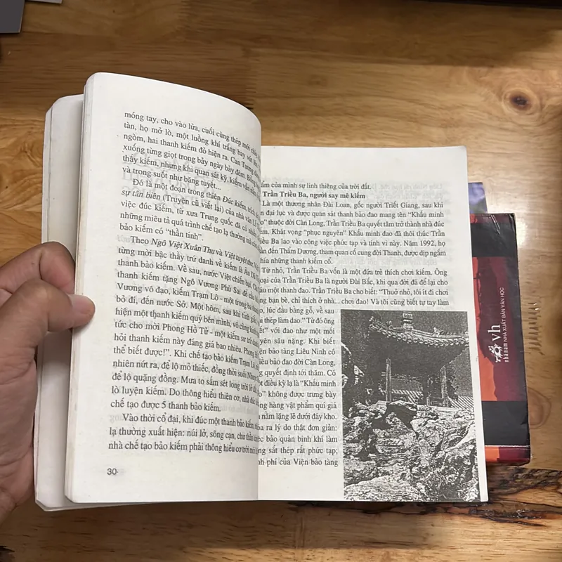 II Sách Về Trung Quốc: Trung Hoa _ 1001 Chuyện Kỳ Thú - Trần Phò - 1998 701005