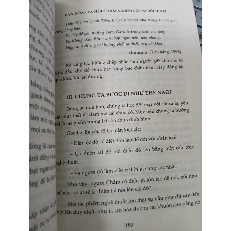 VĂN HÓA - XÃ HỘI CHĂM NGHIÊN CỨU VÀ ĐỐI THOẠI - INRASARA 730762