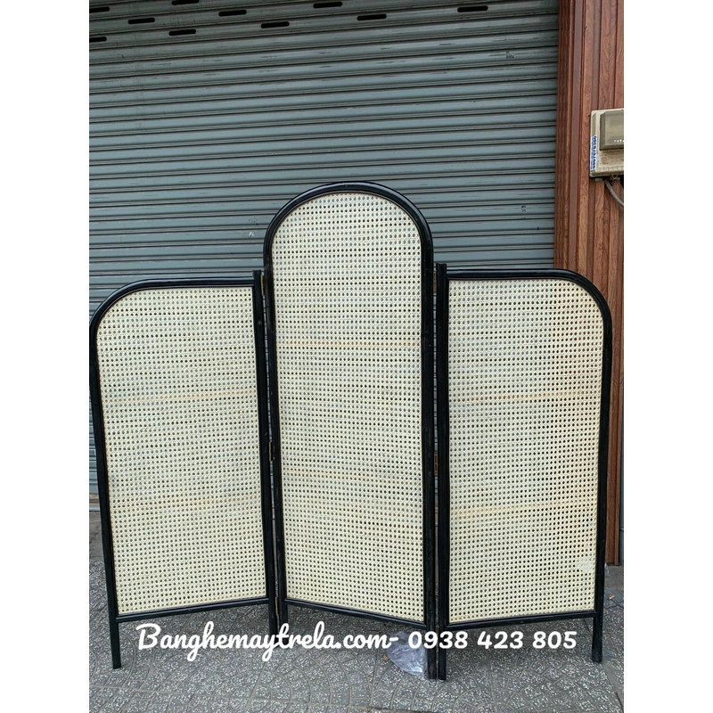 Bình phong mây khung đen kết hợp lưới 499684