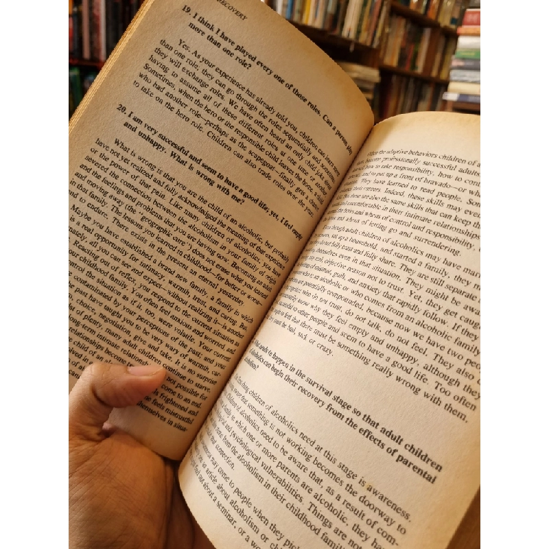 A GUIDE FOR ADULT CHILDREN OF ALCOHOLICS : Questions and answers to help you understand your past - Herbert L. Gravitz & Julie D. Bowden 319702