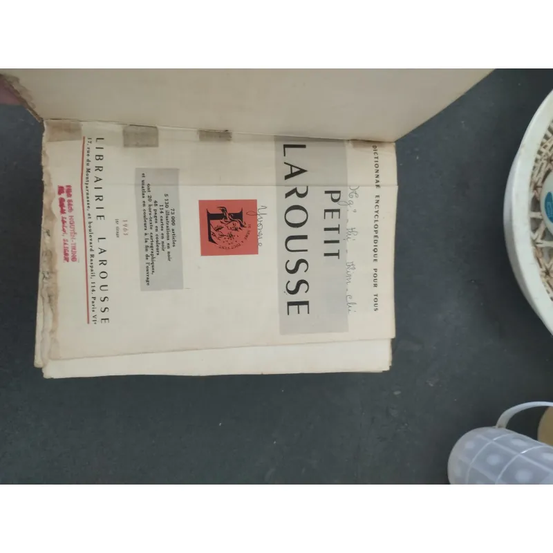 Petit Larousse 1963 993680