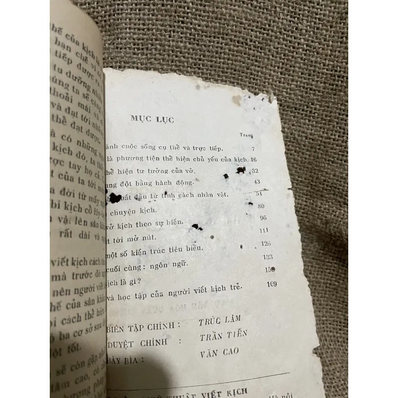 Tìm hiểu hiểu nghệ thuật viết kịch -1969 934168