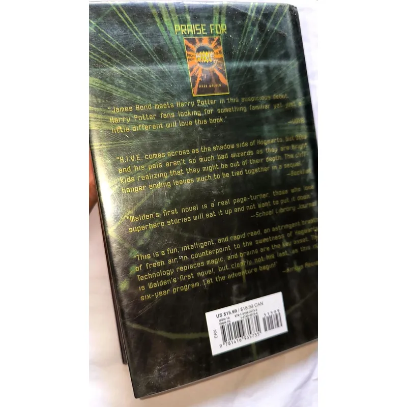 The Higher Institute of Villainous Education - HIVE (Mark Walden, hardcover) 732654
