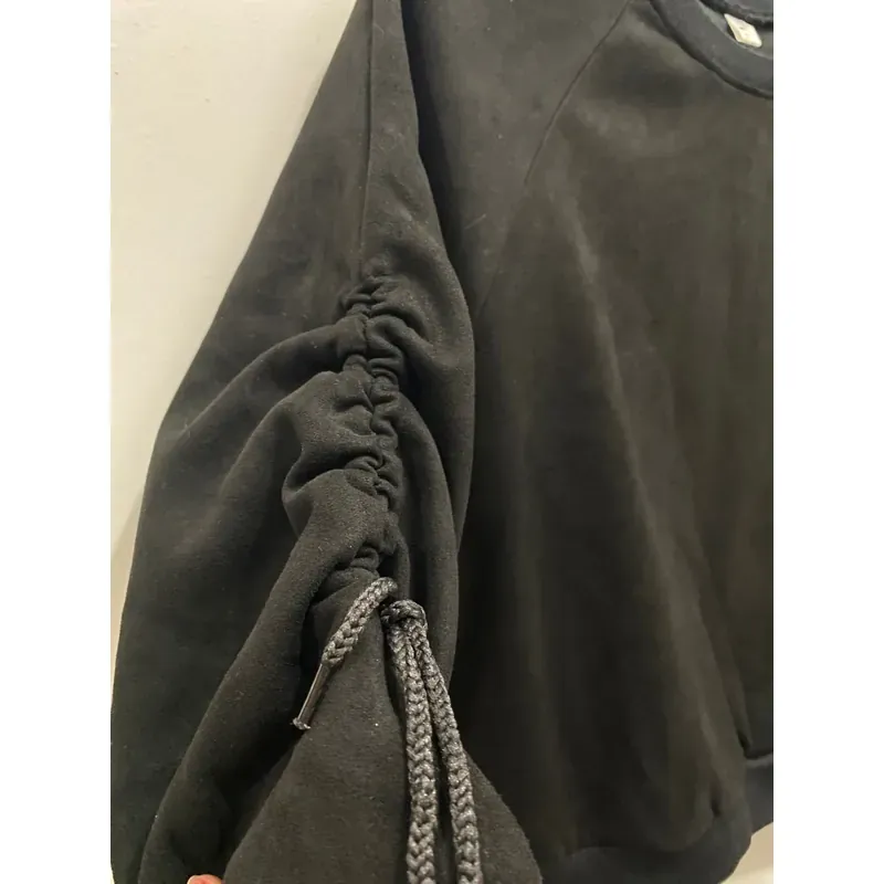 MỚI 99%***ÁO NỈ CHUI ĐẦU TAY CHUN KIỂU* CROPTOP* ĐEN* FREESIZE MỚI* TẶNG QUÀ 0Đ 591585