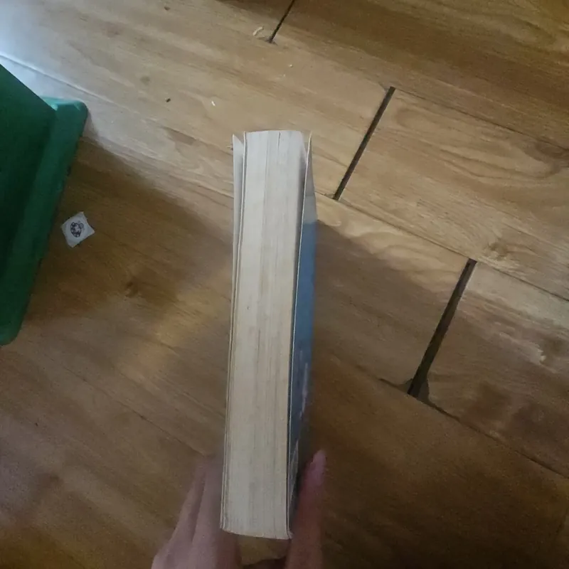 Animalcolm life as an animal is wild Giá 20k  604017