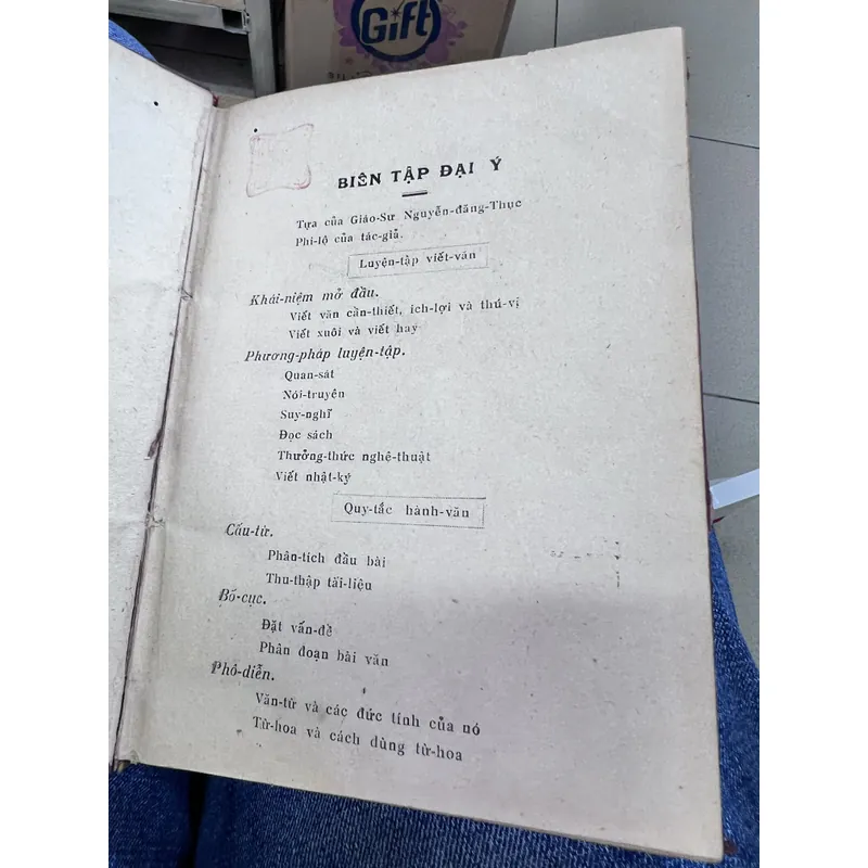 Nghệ thuật viết văn - Phạm Việt Tuyền 732446