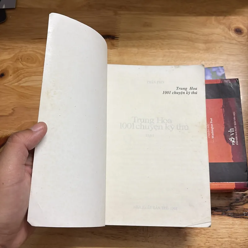 II Sách Về Trung Quốc: Trung Hoa _ 1001 Chuyện Kỳ Thú - Trần Phò - 1998 701005