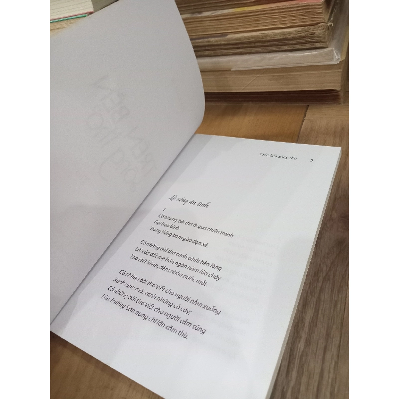 Trên bến sông thơ - Hà Văn Sĩ 1022682