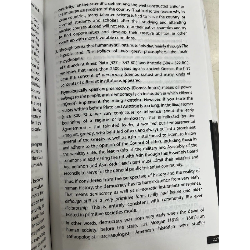 Vietnam philosophical thought issues of the past and modern age - Pham Van Duc, Tran Tuan Phong 1004602