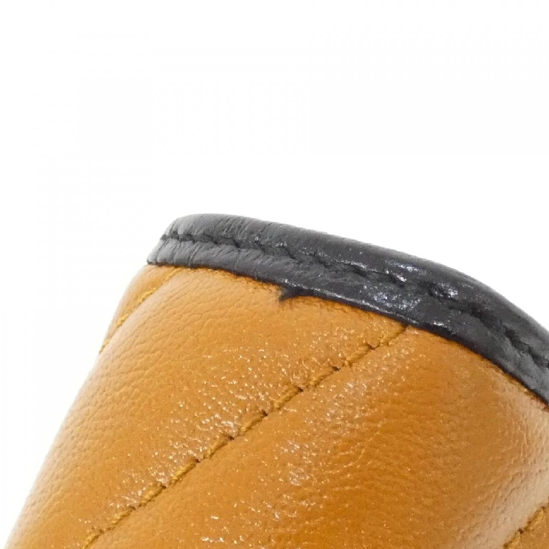 Ví dây chuyền GG MARMONT 573807 0OLFX của Gucci - Hàng hiệu Chính hãng 770639