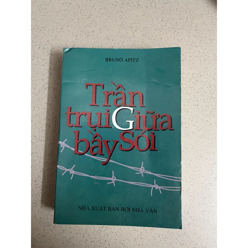 TRẦN TRỤI GIỮA BẦY SÓI – Bruno Apich 746086