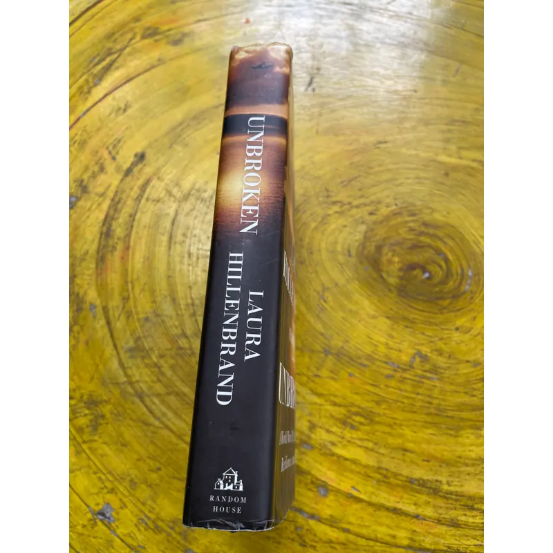 UNBROKEN- LAURA HILLENBRAND 556845