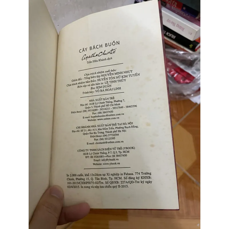 Cây bách buồn - Agatha Christie 1040939