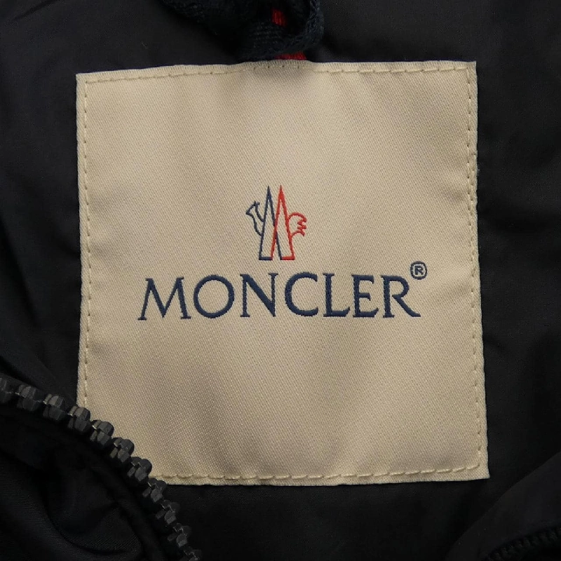 Áo khoác lông vũ MONCLER 643928