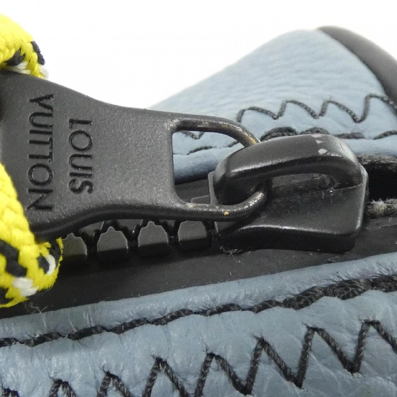 Túi đeo vai Louis Vuitton Day Break Polochon M59927 609512